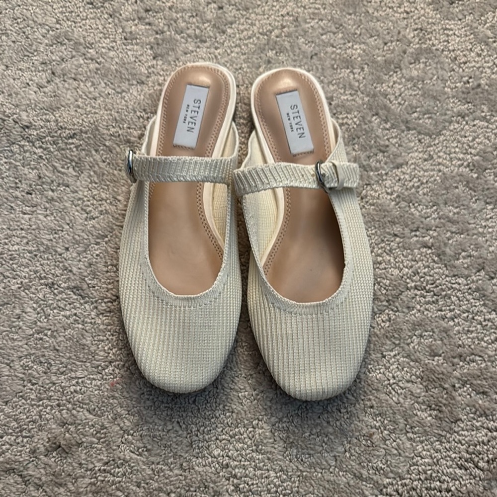 Steven By Steve Madden Cream Mules with Textured Elegance
